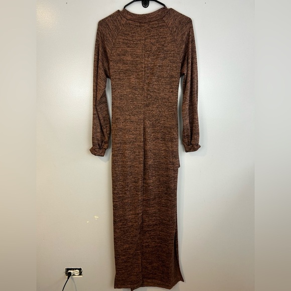 NWT Showy & Cozy Sweater Long Sleeve Tie Waist Maxi Dress Tan/Brown Size Small - Picture 12 of 13